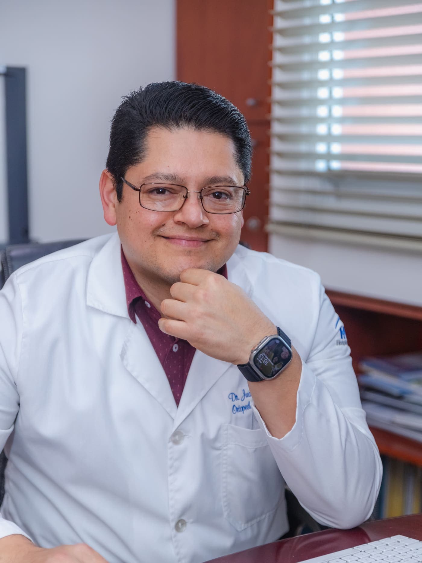 Dr. Juan Martínez Caamaño, cirujano ortopedista