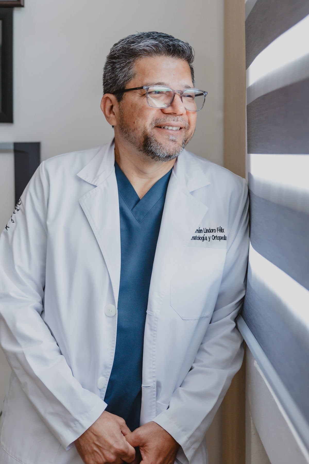 Dr. Hernán Lindoro Félix, Orthopedics · reconstruction and orthopedic oncology